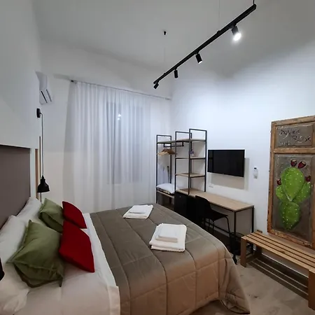 Donna Rosa House