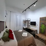 Donna Rosa House