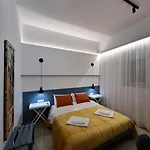 Donna Rosa House